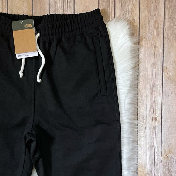 The North Face Men’s Heritage Patch Black Joggers - Picture 3 of 9